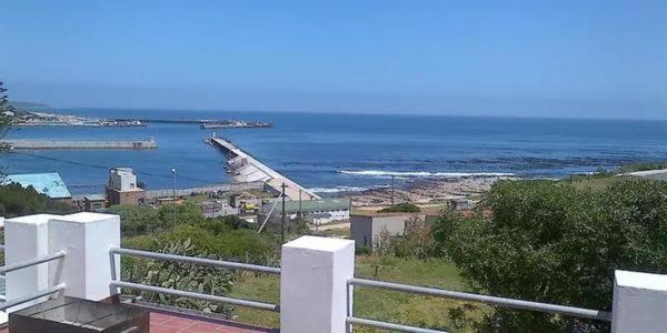 Gansbaai Lodge & Backpackers Екстериор снимка