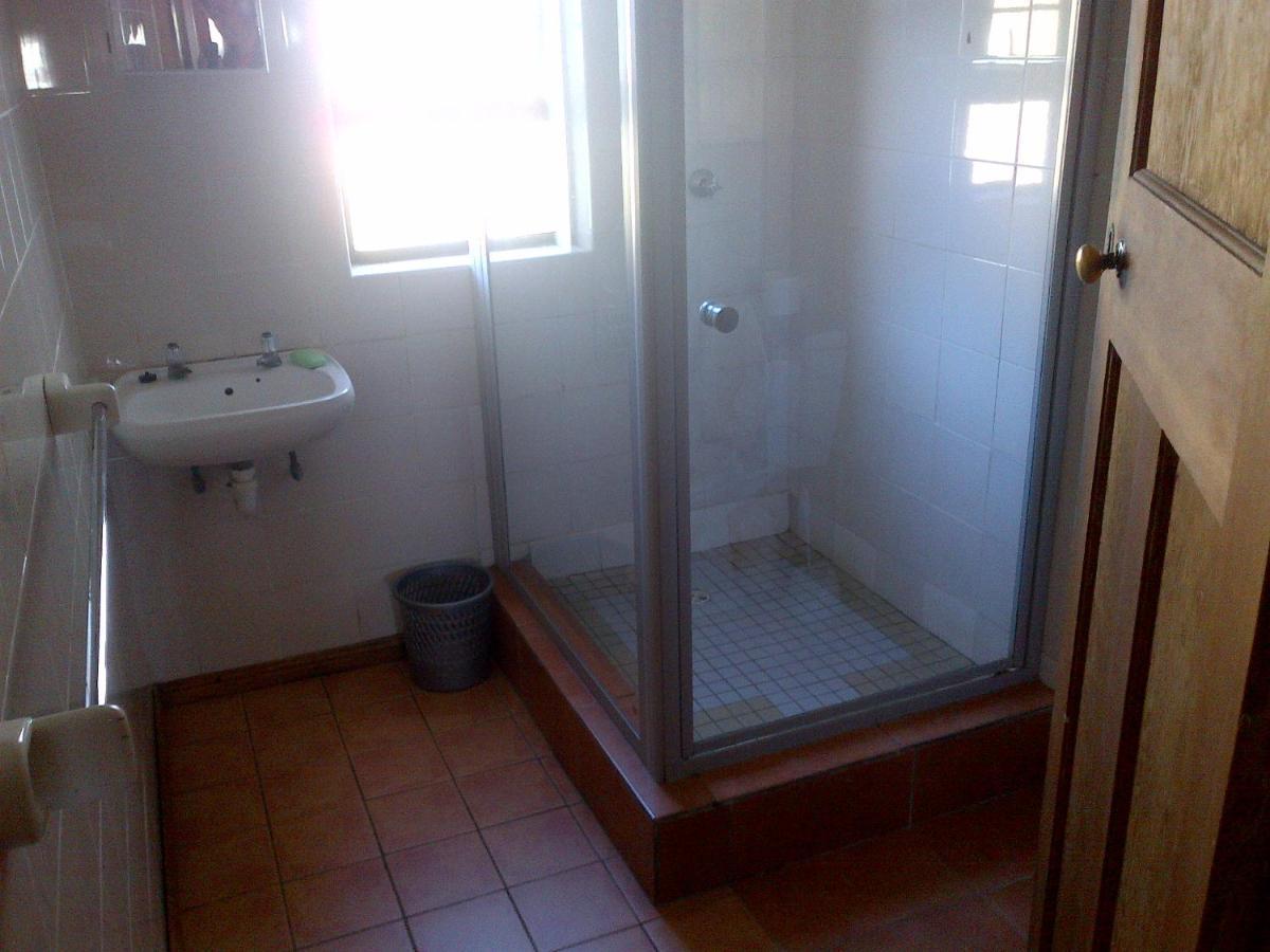 Gansbaai Lodge & Backpackers Екстериор снимка